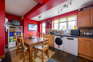Kitchen/Breakfast Room- click for photo gallery